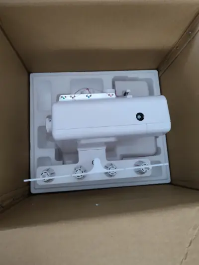 Máquina Overlock Janome 8002D - miniatura 3