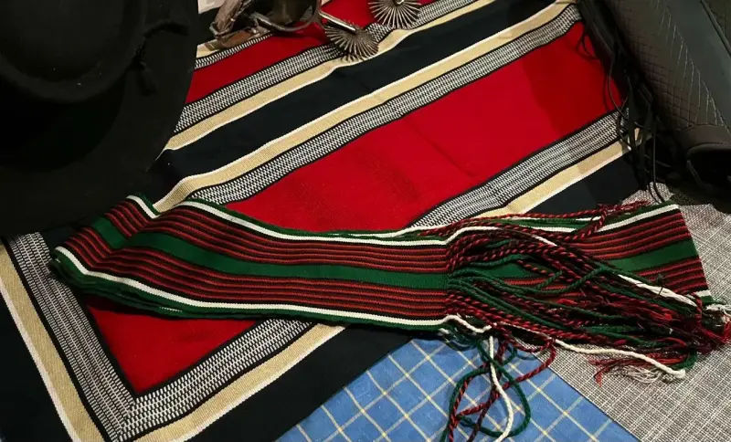 Conjunto de Huaso Chileno con Sombrero y Faja - 4