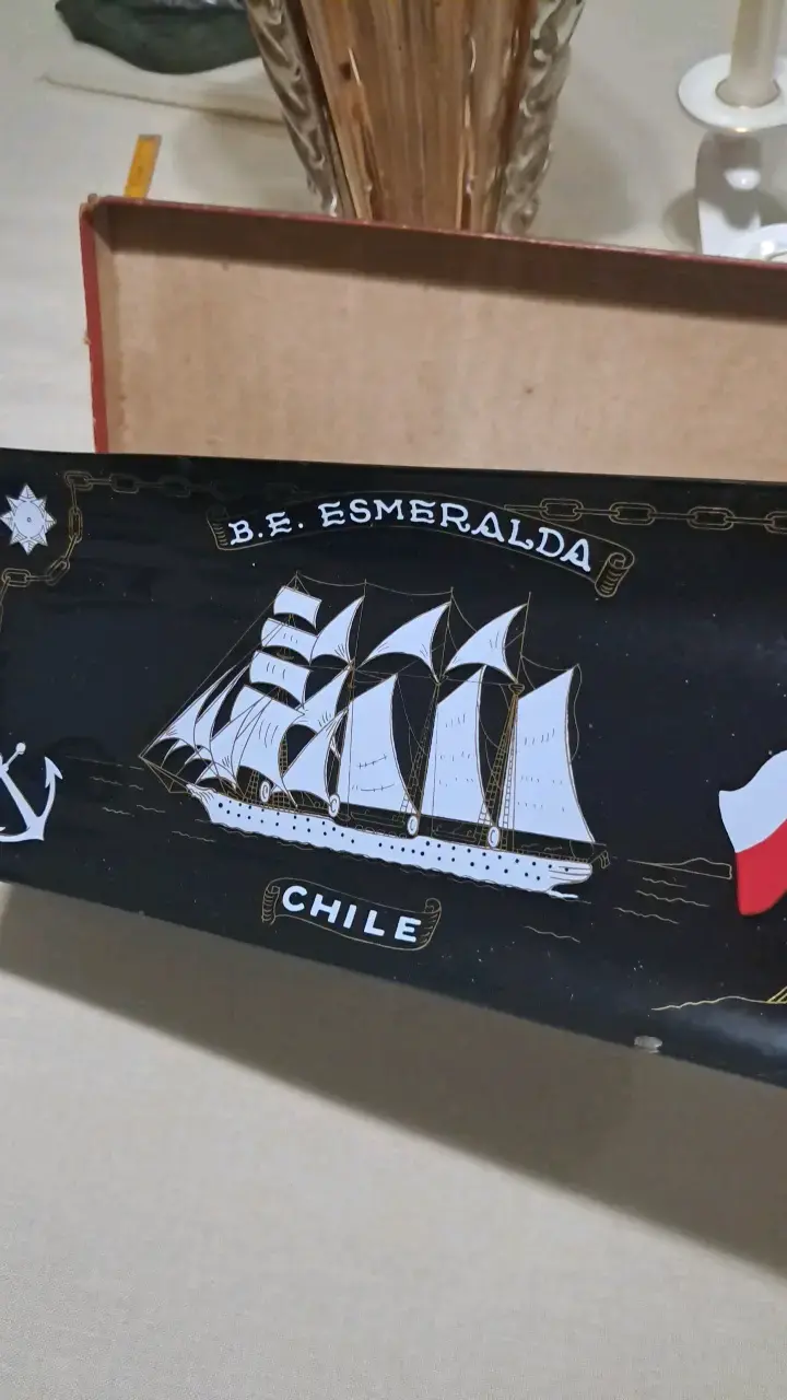Bandeja de años 70 Decorativa B.E. Esmeralda Chile - 4