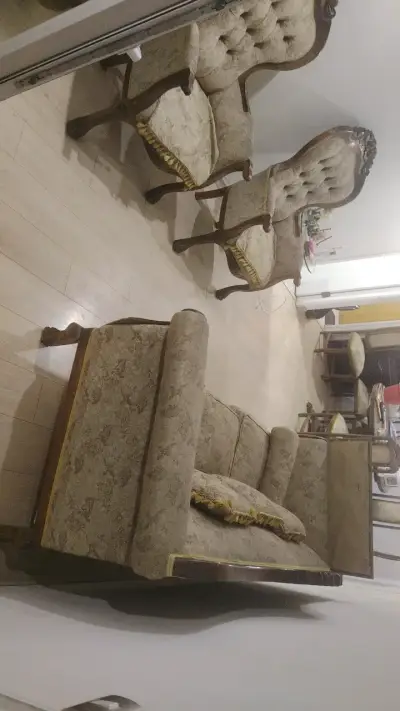 Juego de sillones vintage tapizados en tela floral - miniatura 1