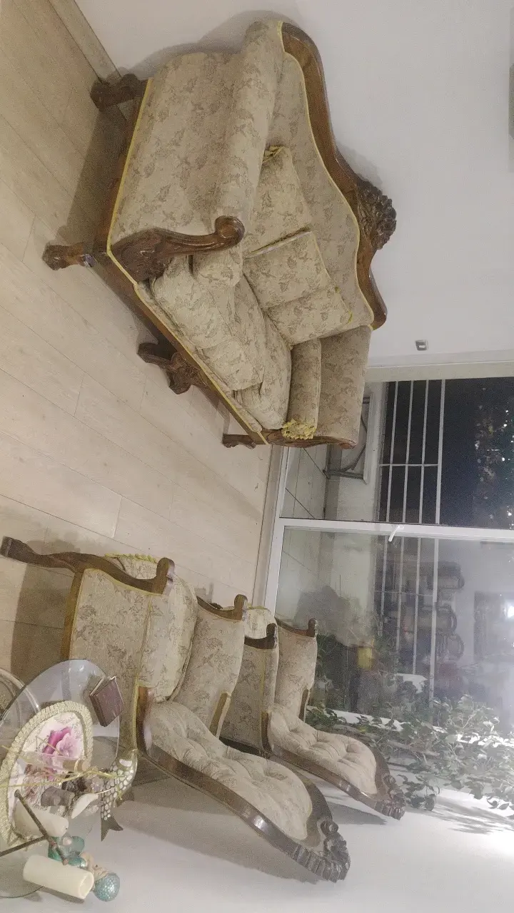 Juego de sillones vintage tapizados en tela floral - 3