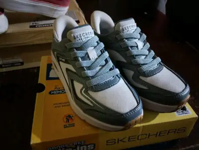 Zapatillas deportivas Skechers Slip-Ins gris y blanco - miniatura 1