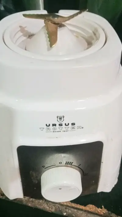 Licuadora Ursus Trotter 750W con Vaso de Vidrio - miniatura 1