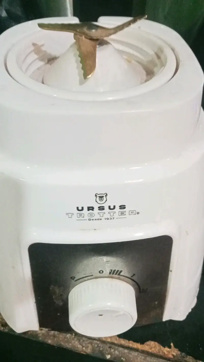 Licuadora Ursus Trotter 750W con Vaso de Vidrio - 1