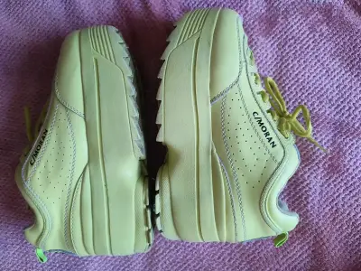 Zapatillas T38  verdes C/Moran de cuero. - miniatura 1