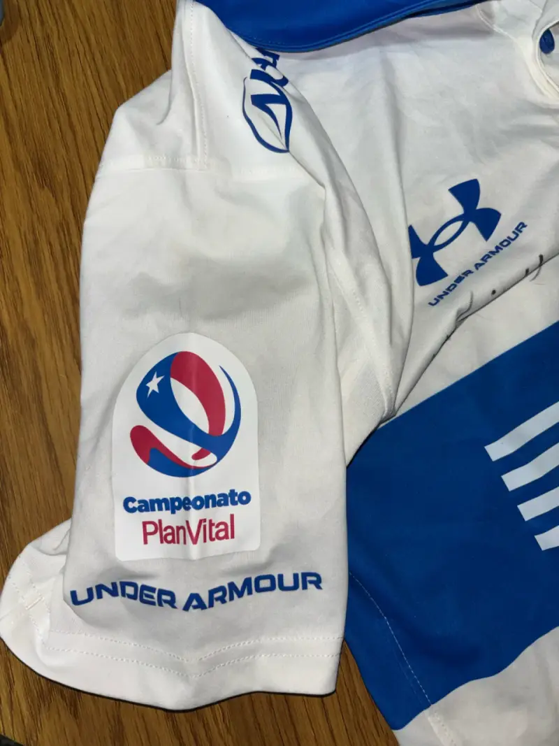 Camiseta Firmada Universidad Católica 2022 - 4