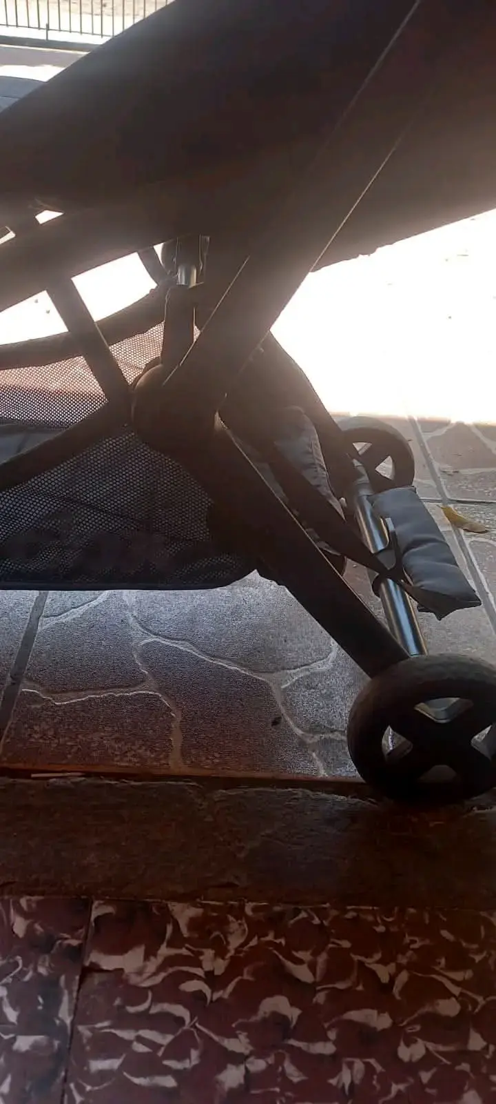 Coche de paseo plegable para bebé - 1