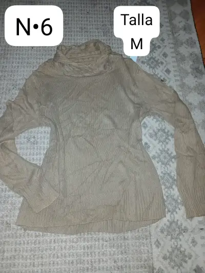 Lote de sweaters y poleras en varios colores - miniatura 6