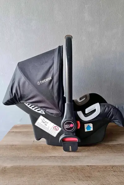 Silla de Auto Bebesit Negra para Bebé - miniatura 1