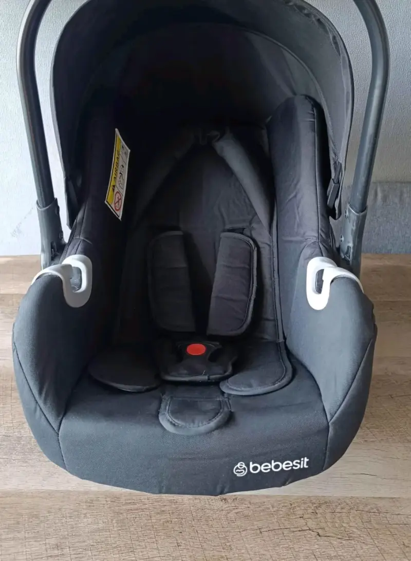 Silla de Auto Bebesit Negra para Bebé - 2