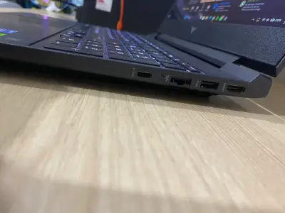 Laptop HP Victus con Intel Core i5 y NVIDIA - miniatura 3