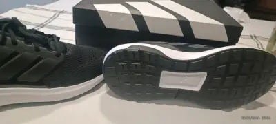 Zapatillas deportivas negras Adidas para hombre - miniatura 1