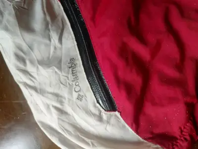 Chaqueta Columbia Titanium roja para hombre - miniatura 3