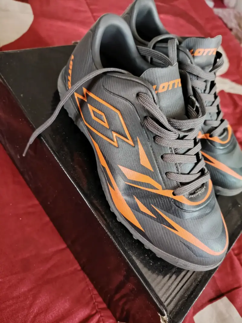 Zapatillas deportivas Lotto gris y naranjas - 3