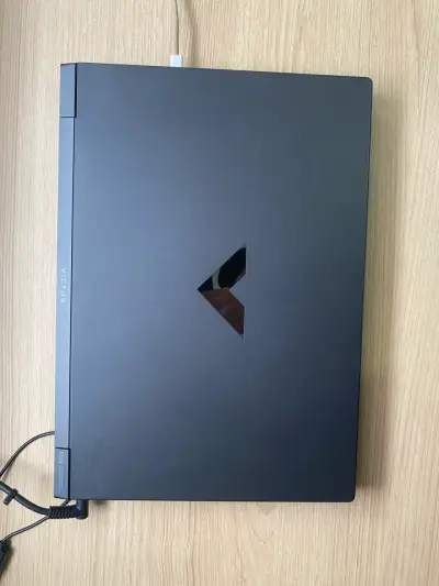 Laptop HP Victus con Intel Core i5 y NVIDIA - miniatura 2