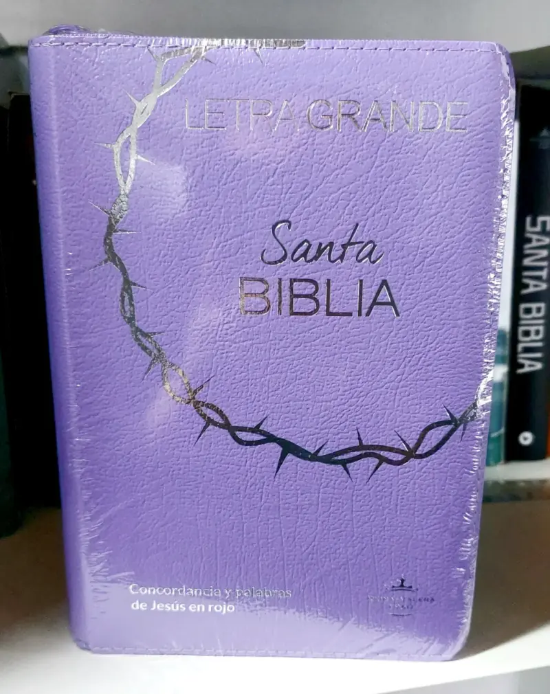 Biblia Letra Grande Morada con Cierre - 2