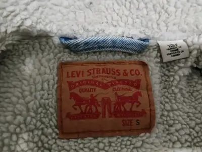 Chaqueta de mezclilla Levi's con forro de borrego - miniatura 2