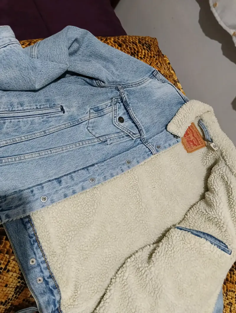 Chaqueta de mezclilla Levi's con forro de borrego - 6