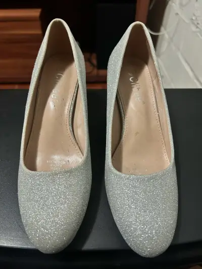 Zapatos de Tacón Plateados con Brillo para Mujer - miniatura 1