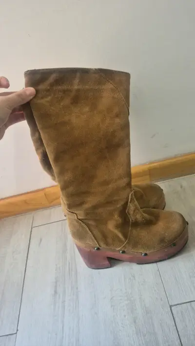 Botas de gamuza marrón con plataforma - miniatura 1