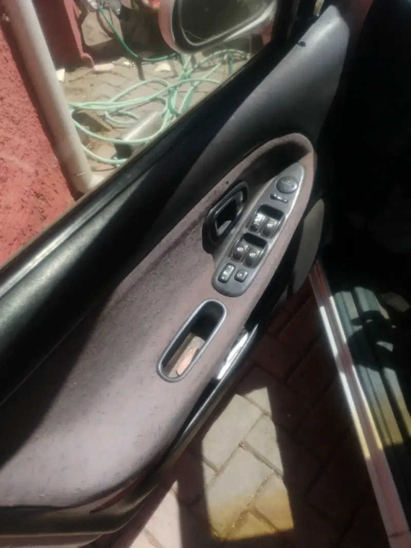 Auto Hyundai usado en buen estado - 1