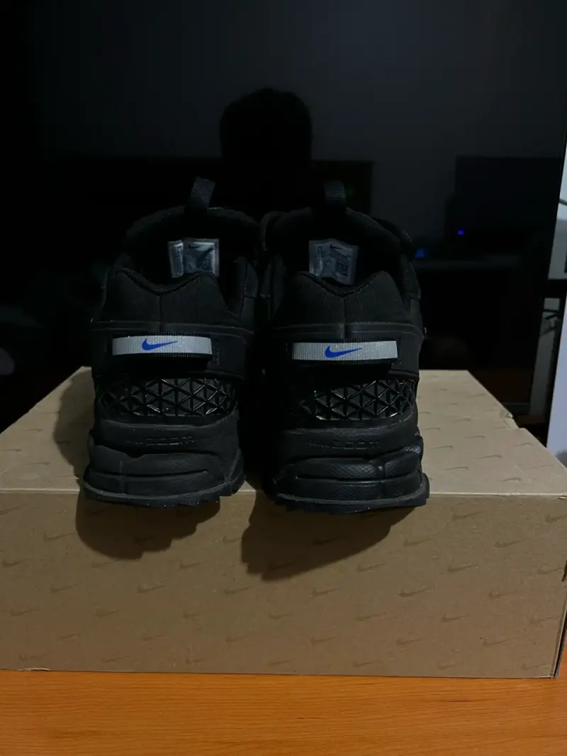 Zapatillas Nike Zoom Vomero Roam negras talla 43 - 3