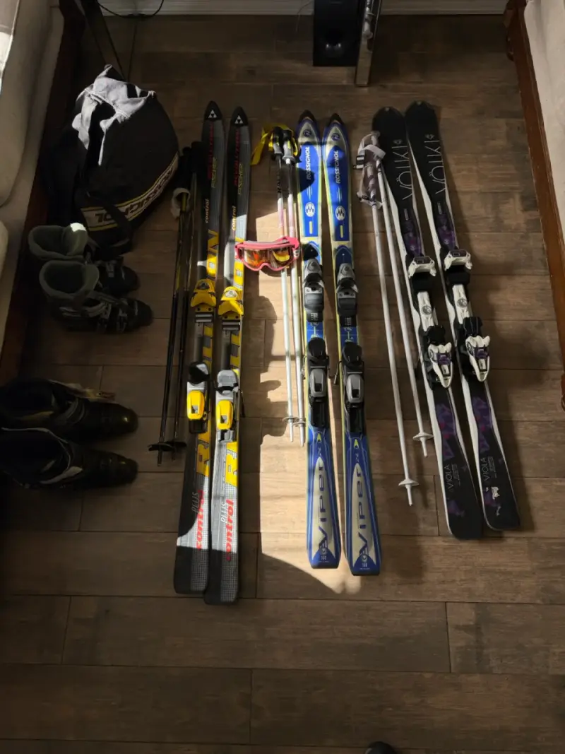 Lote de Ski Fischer y Rossignol con botas y baston - 6
