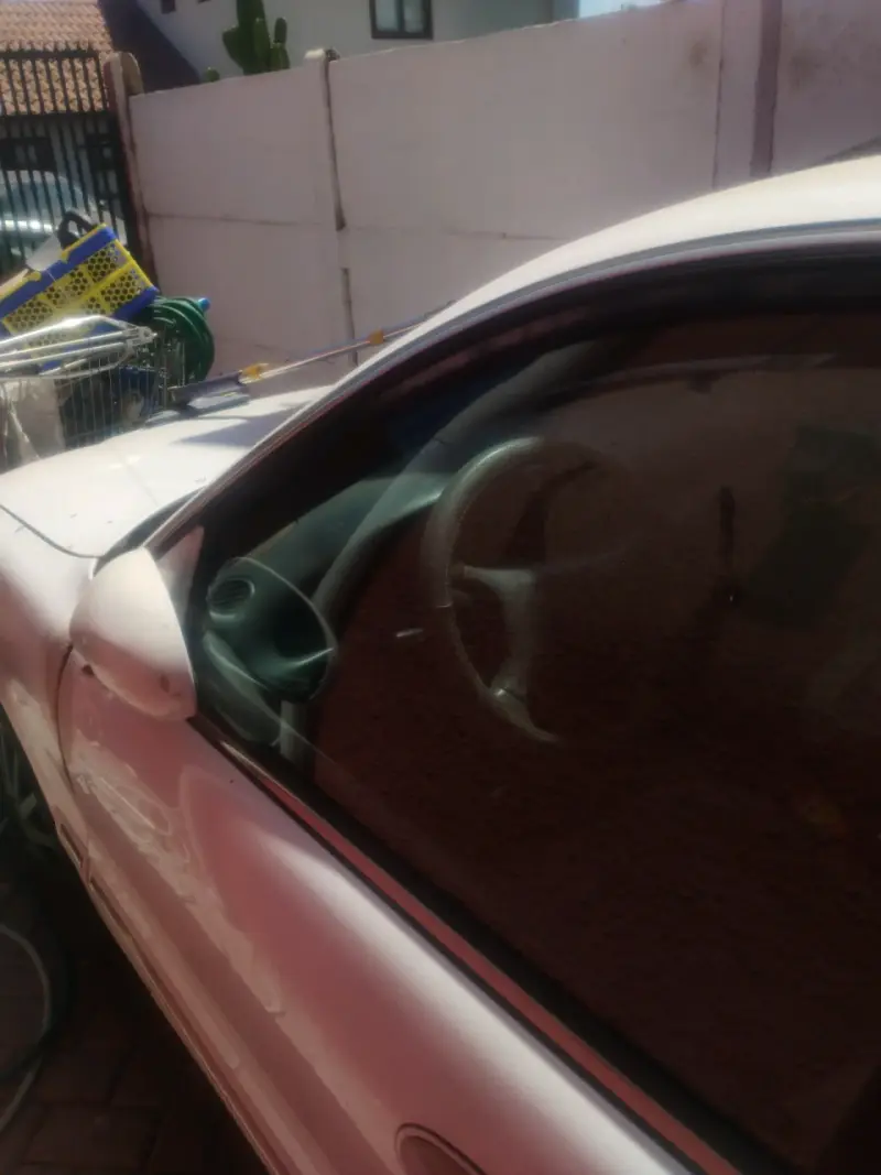 Auto Hyundai usado en buen estado - 2