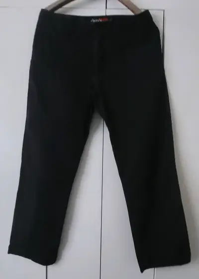 Pantalones negros Aussie talla 46 - miniatura 1