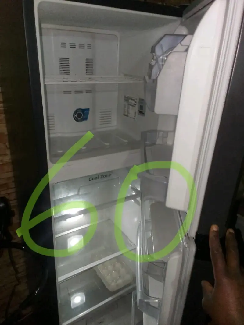Refrigerador mabe negro con eficiencia energét - 3