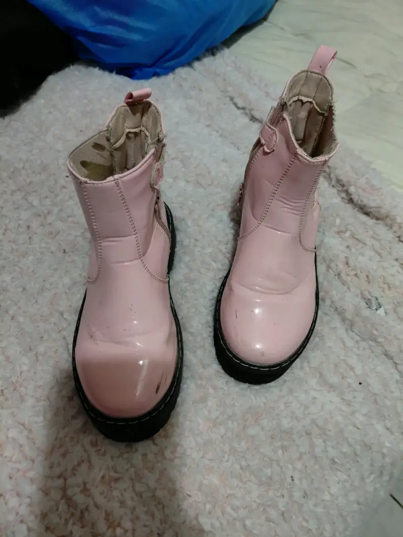 Botas rosadas para niña con cierre lateral - 1
