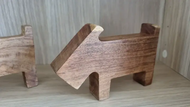 Decoración de madera en forma de perro - 3