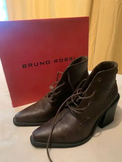 Botines de cuero marrón con tacón alto - miniatura 1