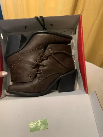 Botines de cuero marrón con tacón alto - miniatura 2