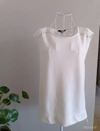 Blusa Crudo con detalles de tachas - miniatura 1