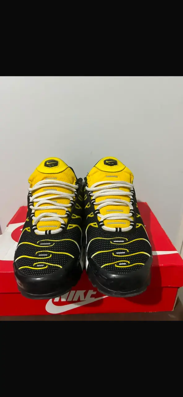 Zapatillas Nike Air Max Plus TN negras y amarillas - 2