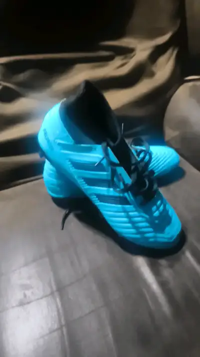 Zapatillas de fútbol turquesas para hombre - miniatura 1