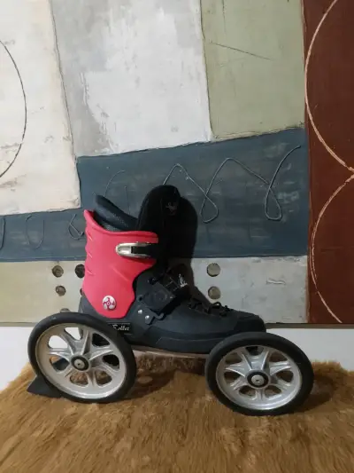 Patines de velocidad Super Roller negros y rojos - miniatura 3