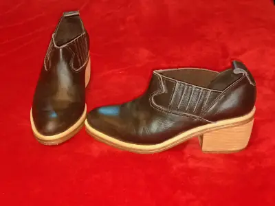 Botines de cuero negros con tacón grueso - miniatura 1