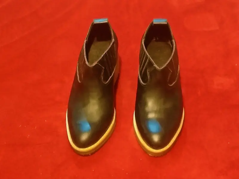 Botines de cuero negros con tacón grueso - 2