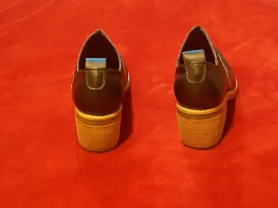 Botines de cuero negros con tacón grueso - miniatura 3