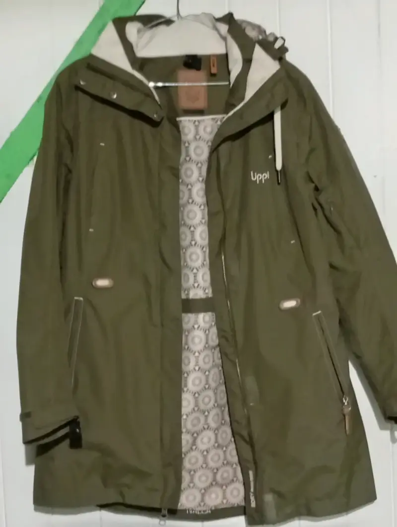 Parka verde con capucha Upp - 3