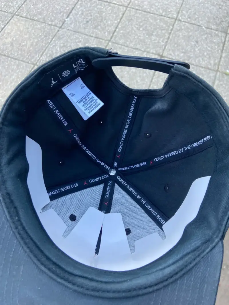 Gorra negra Jordan con logo bordado - 2