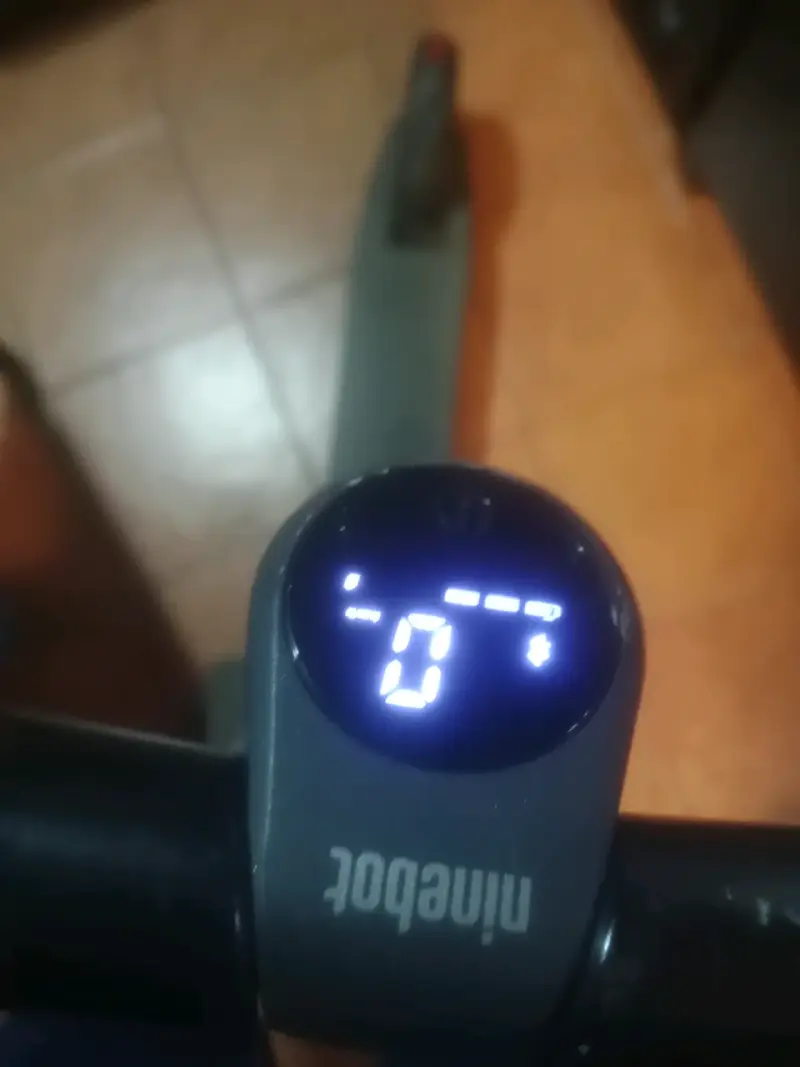 Scooter eléctrico Ninebot con pantalla digital - 6