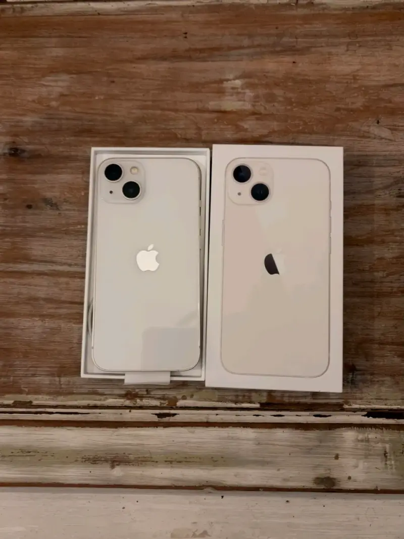 iPhone 13 blanco en excelente estado - 1