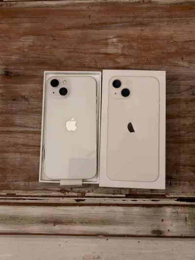 iPhone 13 blanco en excelente estado - miniatura 1