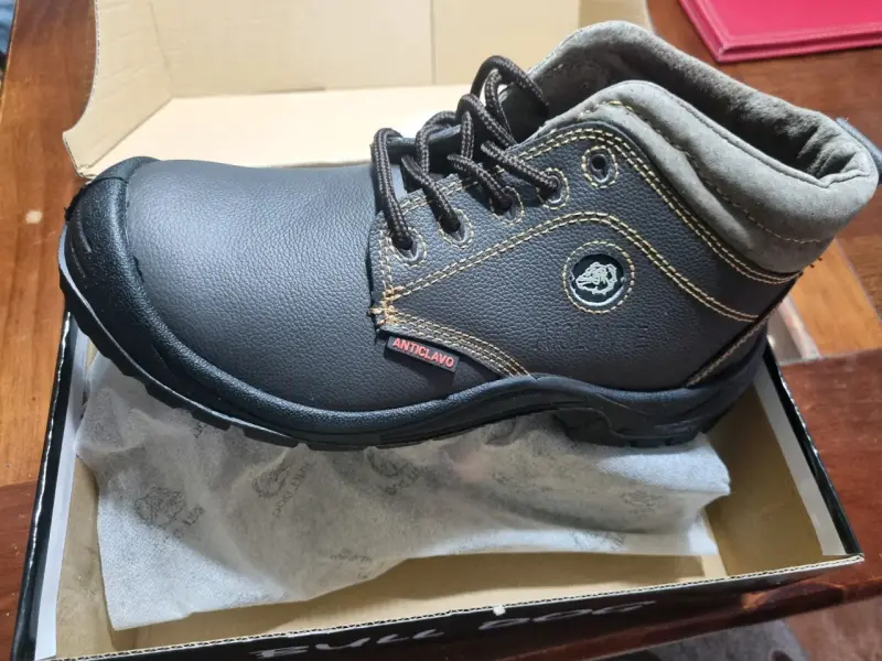 Botas de seguridad Bulldog Toruk café talla 41 - 1
