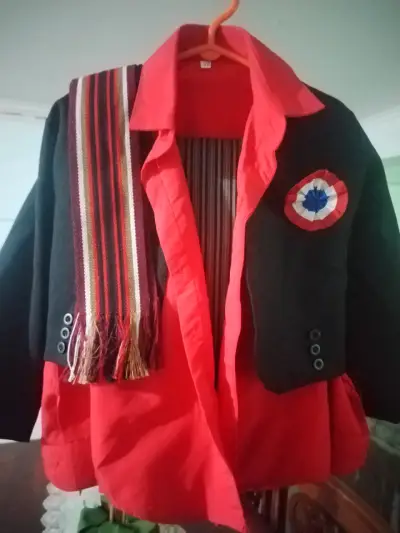 Traje huaso y traje nortino niña - miniatura 1