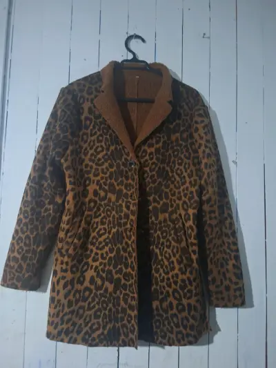 Abrigo de Leopardo con Forro de Lana - miniatura 2