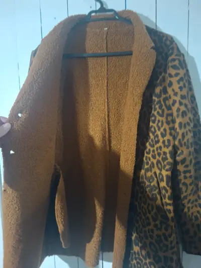 Abrigo de Leopardo con Forro de Lana - miniatura 3